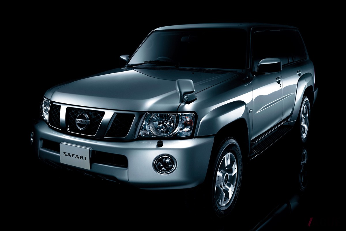写真は日産「サファリ」の３代目（Y61型）。2002年に登場し、2004年にマイナーチェンジを受けたこのモデルで国内販売を終了した