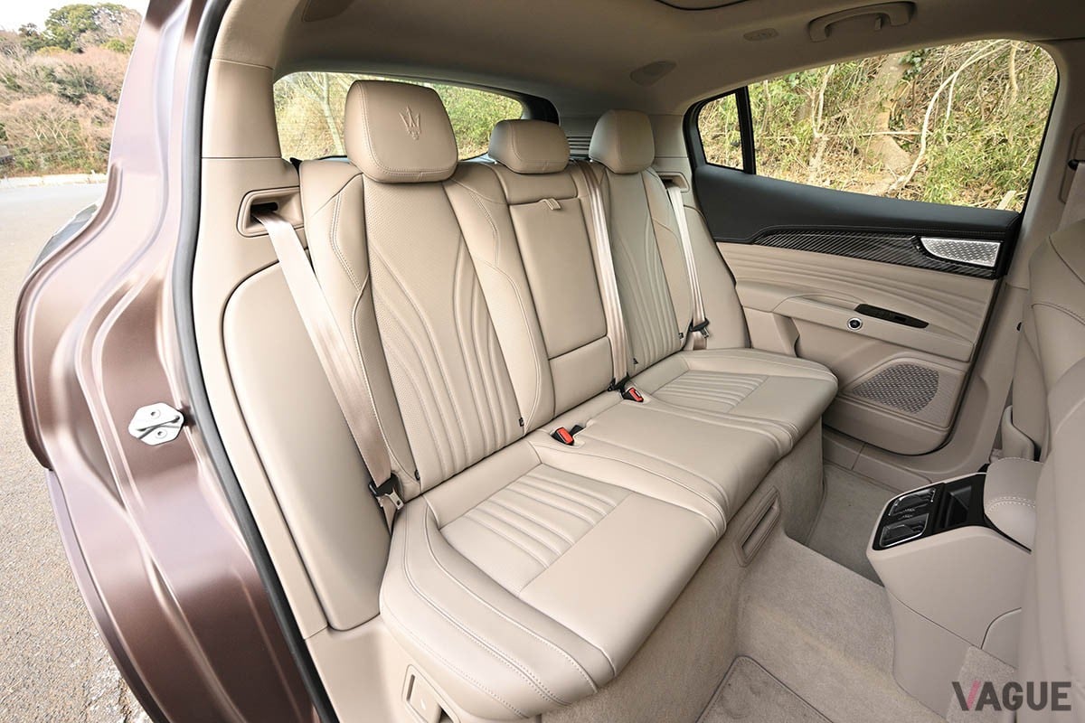 マセラティらしいスポーティなルックスや刺激的な走りと、高級車ならではの快適性や上質さが1台に凝縮されたコンパクトSUV「グレカーレ」