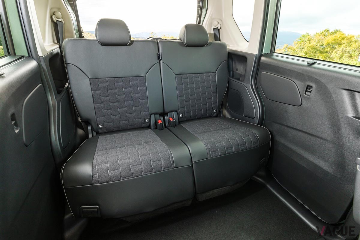 キャンプのアシや車中泊などのアウトドアシーンでも活躍すること間違いなしの三菱「デリカミニ」