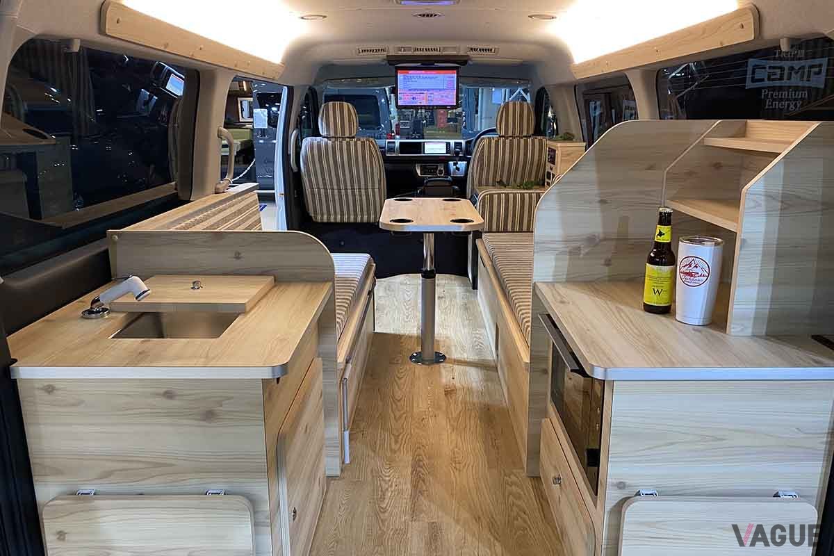 ダイレクトカーズのバンコン「ウィニー」のインテリア