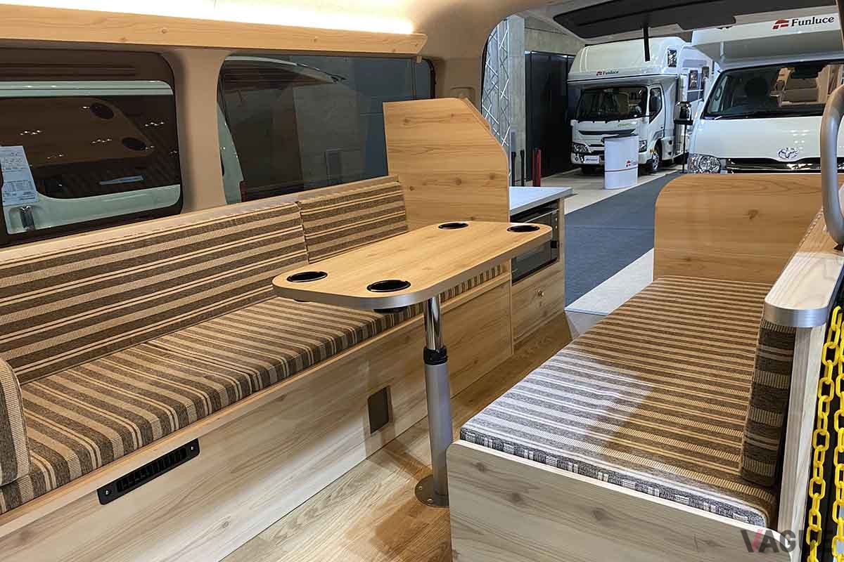 ダイレクトカーズのバンコン「ウィニー」のインテリア