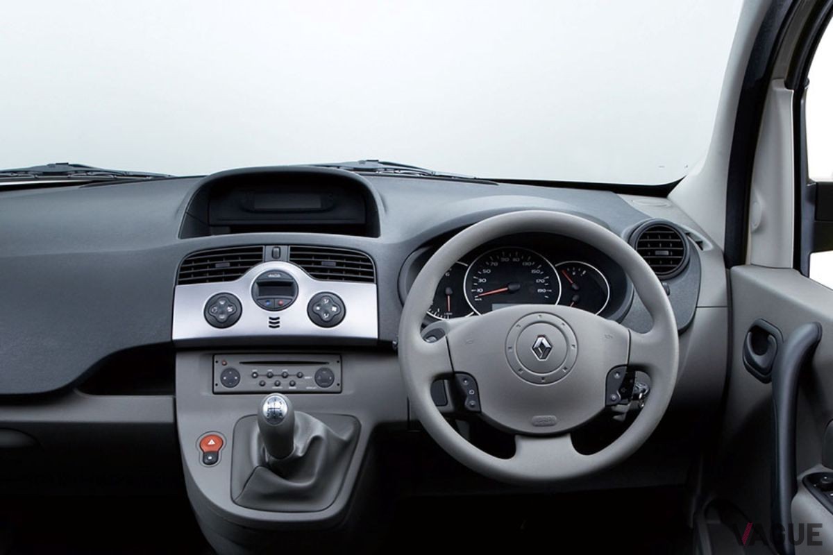 2009年に登場したルノー2代目カングー前期型のインテリア