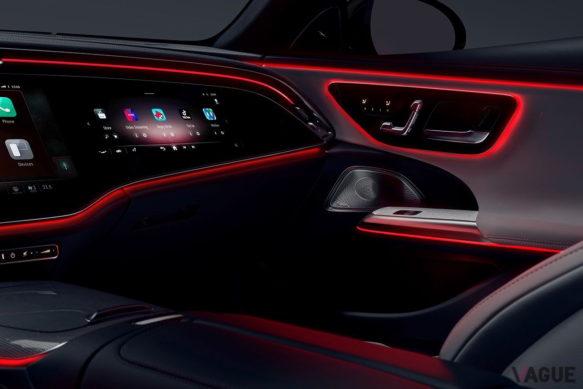 写真公開されたメルセデス・ベンツ新型「Eクラス」のインテリア
