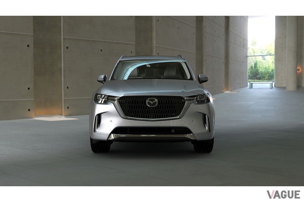ソニックシルバーメタリックに塗られたマツダ「CX-90」