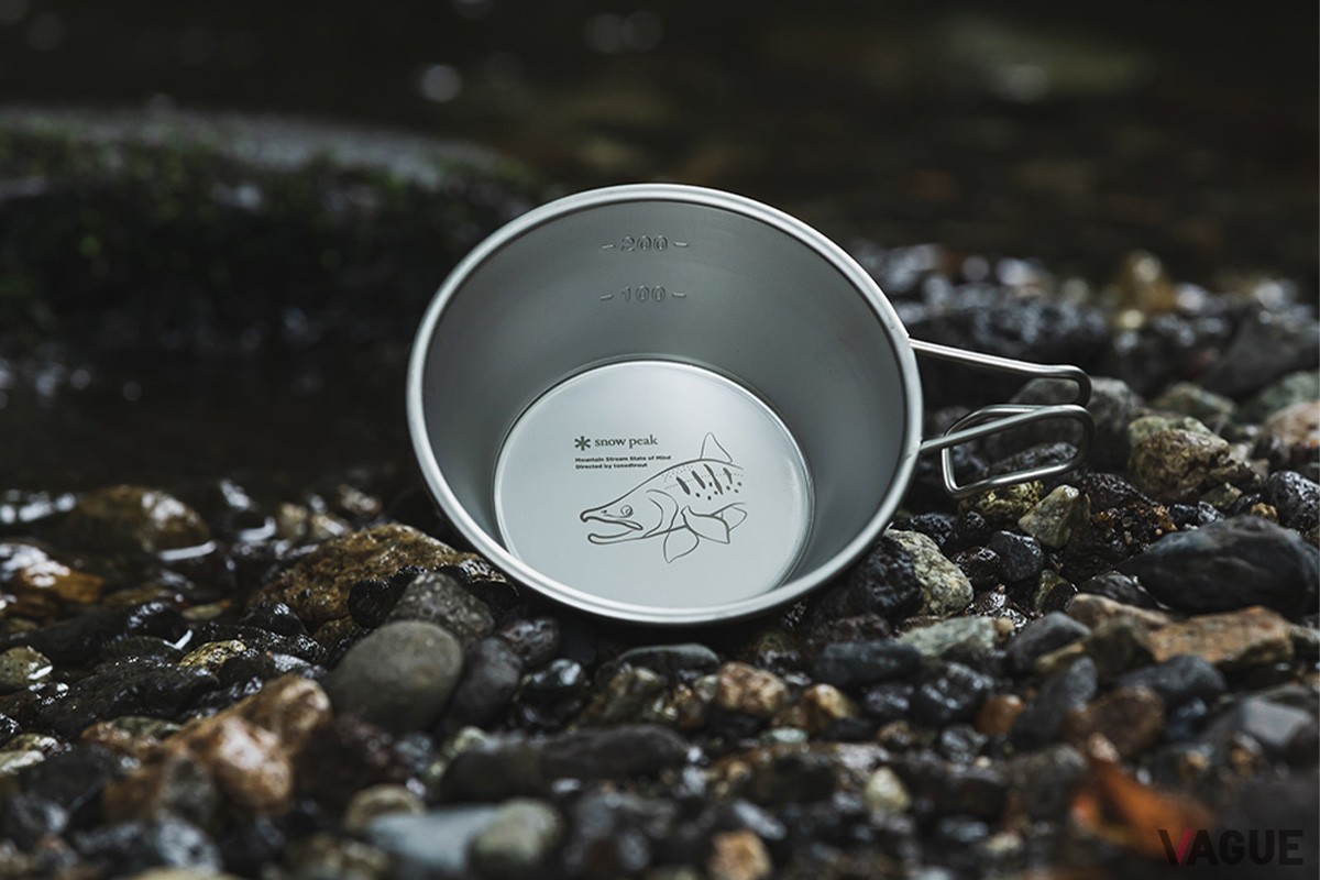Snow PeakとTONEDTROUTのコラボシェラカップ「SP×TONED TROUT Backpacker's Cup 2023 EDITION」（価格：2090円、消費税込）