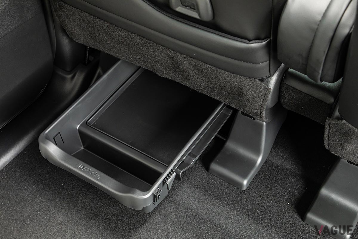キャンプのアシや車中泊などのアウトドアシーンでも活躍すること間違いなしの三菱「デリカミニ」