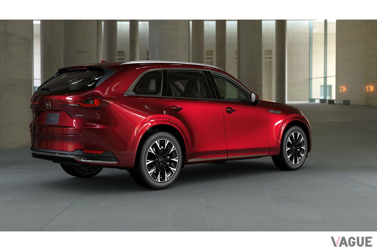 アーティザンレッドプレミアムメタリックに塗られたマツダ「CX-90」