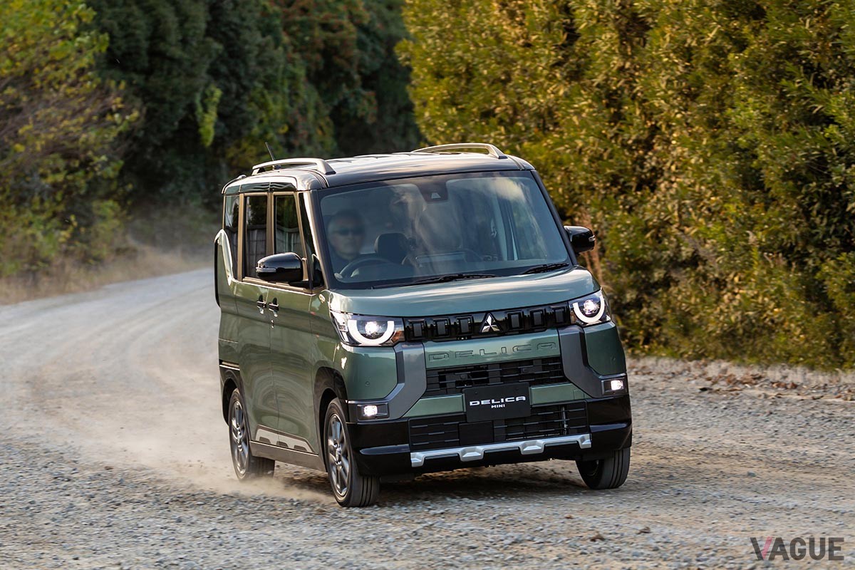 キャンプのアシや車中泊などのアウトドアシーンでも活躍すること間違いなしの三菱「デリカミニ」