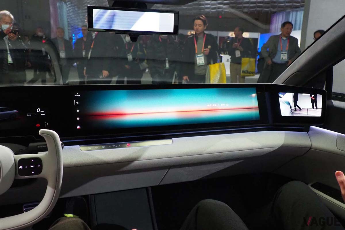 ソニー・ホンダモビリティが発表した新ブランド「AFEELA」で提供される車両は、ドライバーや周辺にいる人たちとコミュニケーションを取れる「Media Bar」を搭載。自動運転レベル3の実現や、車内で楽しむエンタテイメントに至るまですべてOTAによって機能アップされていくことをキーポイントとしている
