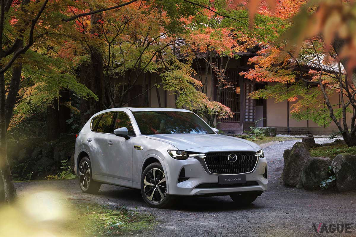 欧州車に負けないエレガントさと日本生まれならではの凜とした雰囲気をあわせ持つエクステリア