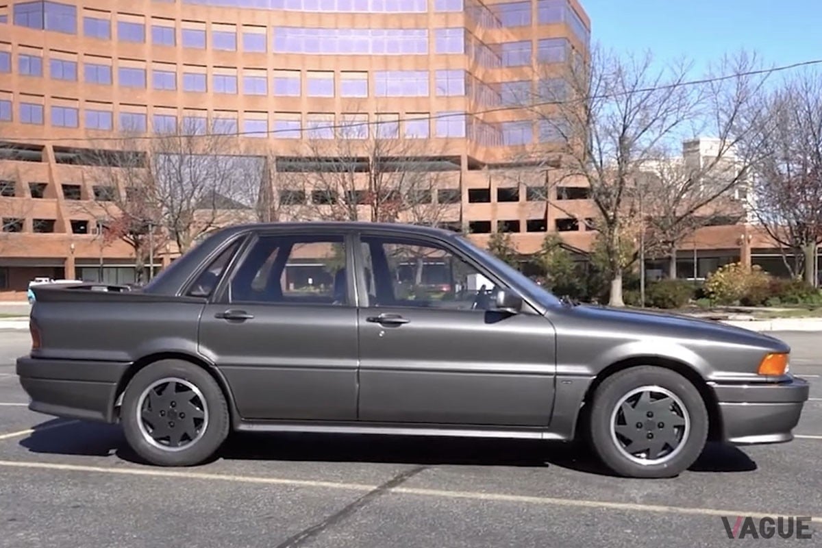 1989年に登場した三菱「ギャランAMG」（C）YouTube『Chris VS Cars』