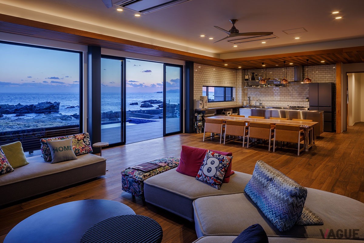 海から30秒という千葉県館山市の海辺に、インフィニティプールやサウナを満喫できる贅沢なヴィラ「GIFTHOUSE 館山」が開業