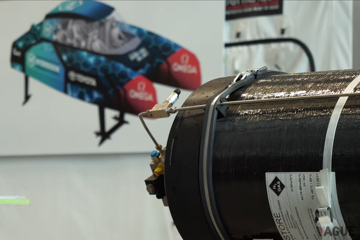 水素タンクはXPERION社の「X-Store」（C）YouTube『EmiratesTeamNZ』