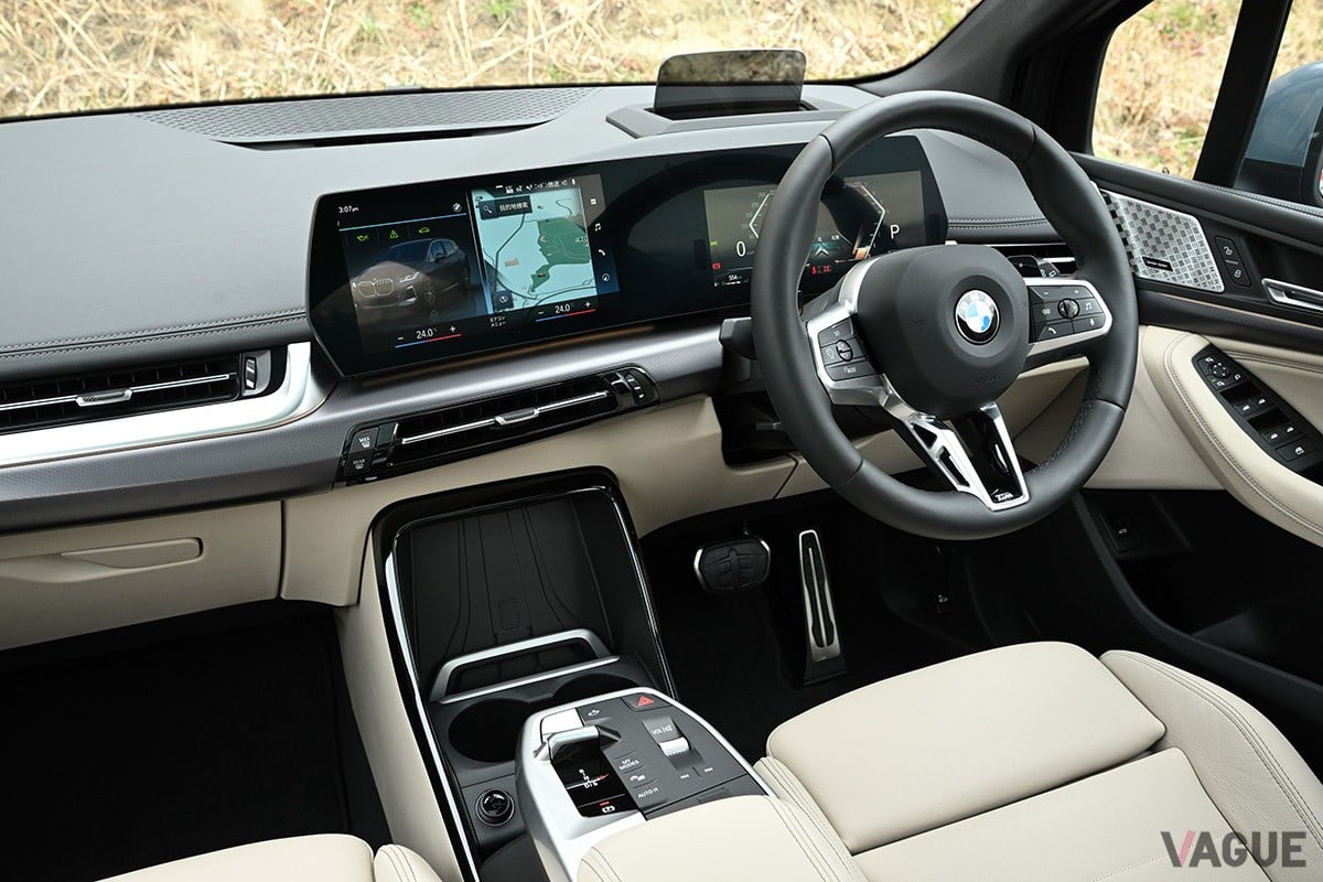 広い室内空間を備えた実用的なコンパクトカーながら、BMWらしい“走る歓び”を感じられる「2シリーズ アクティブツアラー」