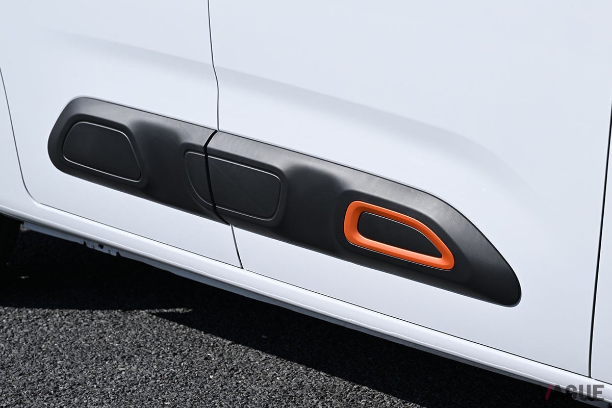 ロング化によってキャビンや荷室がより広くなり、乗り心地も一段と快適になったシトロエン「ベルランゴ ロング」