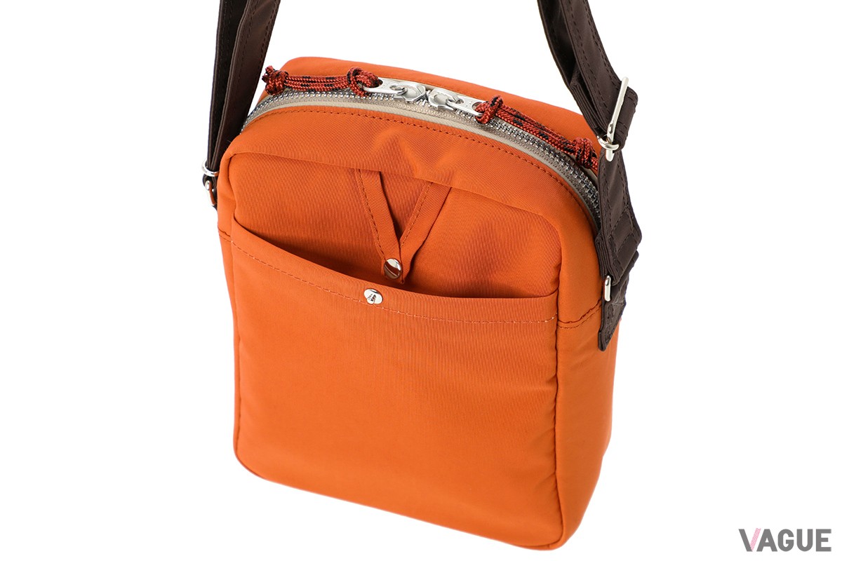 ポーターの新カジュアルバッグシリーズ「PORTER CHALET」の「SHOULDER BAG」