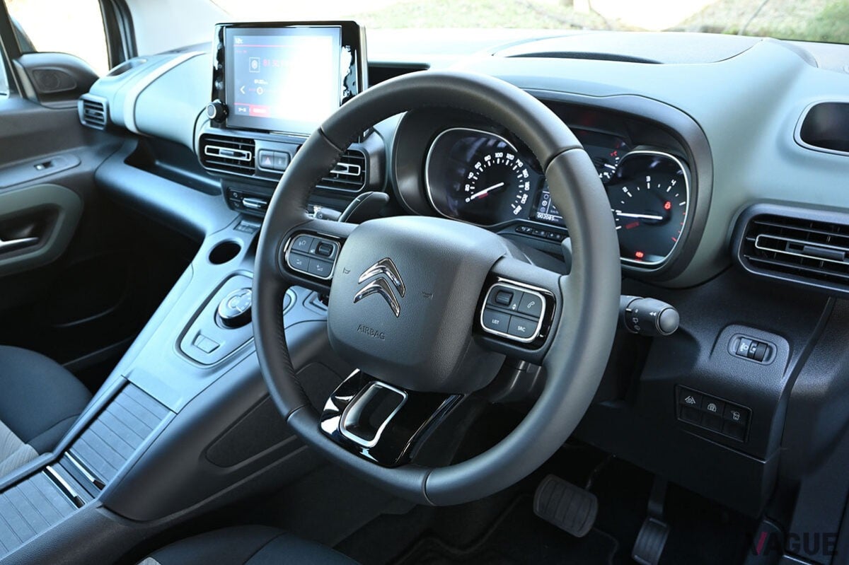 ロング化によってキャビンや荷室がより広くなり、乗り心地も一段と快適になったシトロエン「ベルランゴ ロング」