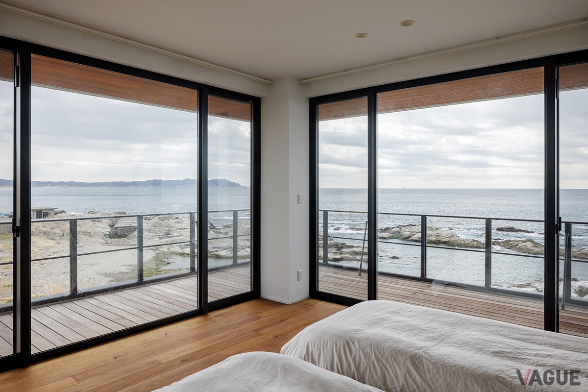 海から30秒という千葉県館山市の海辺に、インフィニティプールやサウナを満喫できる贅沢なヴィラ「GIFTHOUSE 館山」が開業