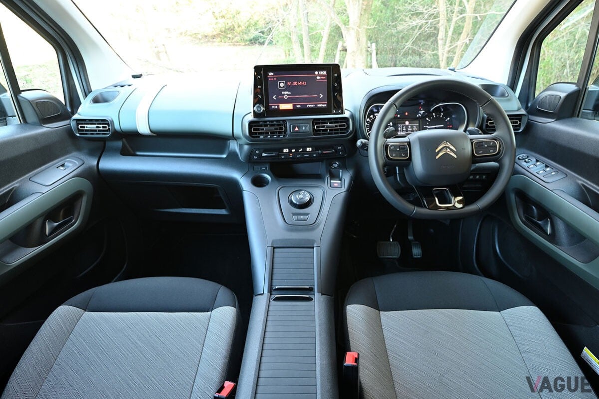 ロング化によってキャビンや荷室がより広くなり、乗り心地も一段と快適になったシトロエン「ベルランゴ ロング」