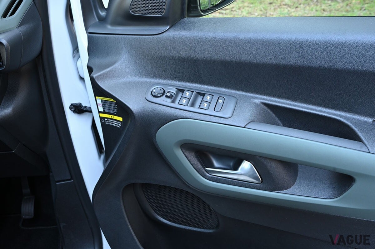 ロング化によってキャビンや荷室がより広くなり、乗り心地も一段と快適になったシトロエン「ベルランゴ ロング」