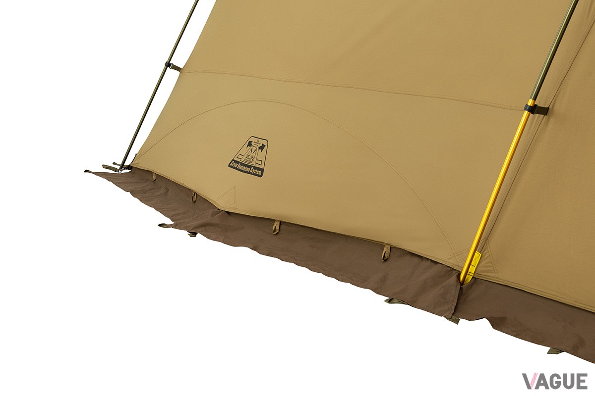 待望の全周スカートを装備し、虫や冷たい空気が入りにくい仕様となった。スカートを巻いてトグルで留めればフレッシュな空気がテント内に入り込むため蒸し暑い季節も安心だ