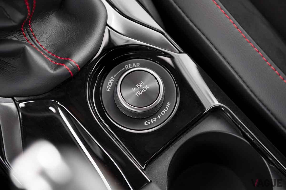 トヨタ新型「GRカローラ」サーキットエディションのインテリア