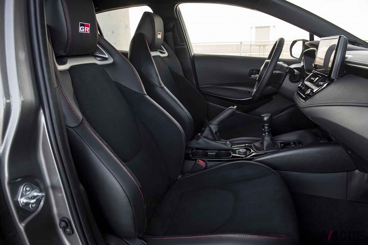 トヨタ新型「GRカローラ」サーキットエディションのインテリア