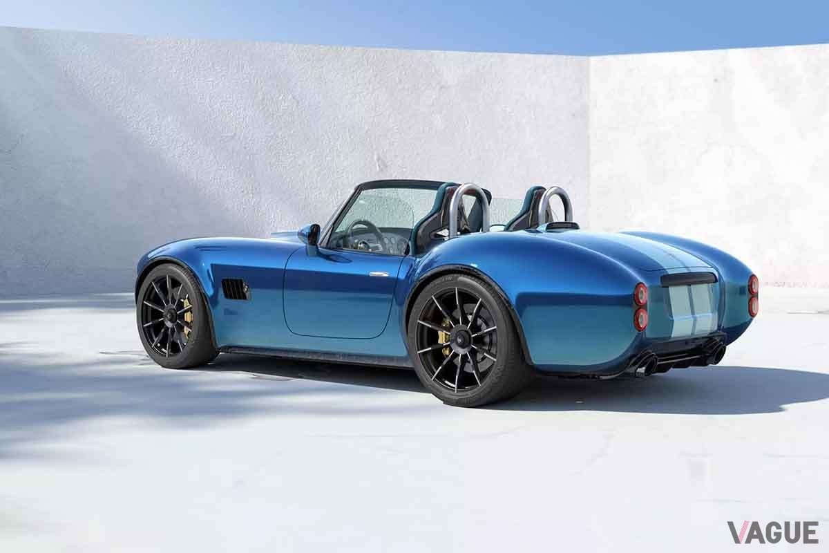 新型「ACコブラGTロードスター」