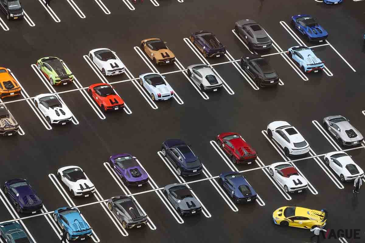鈴鹿サーキットで251台が参加し「ランボルギー二車による世界最大のパレードラン」というギネス記録を達成した