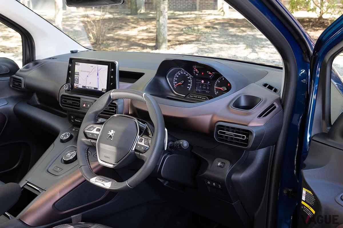 プジョー新型「リフターロング」のインテリア