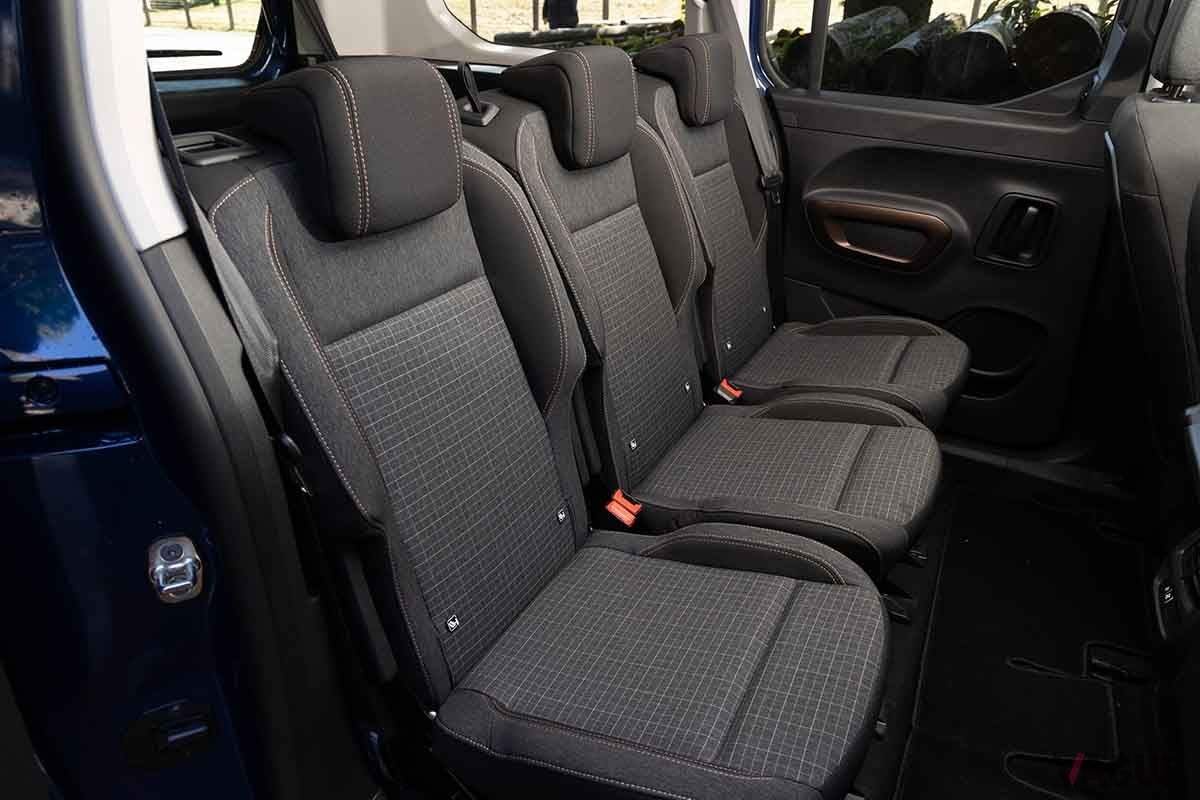 プジョー新型「リフターロング」のインテリア