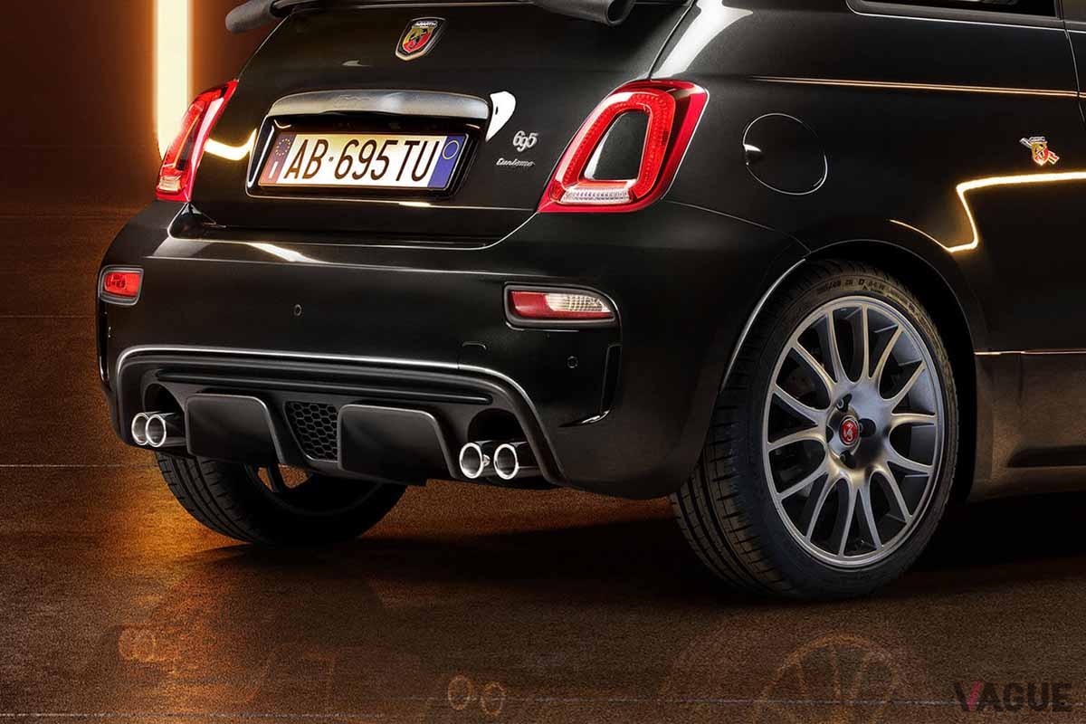 アバルト新型「695Cツーリズモ」