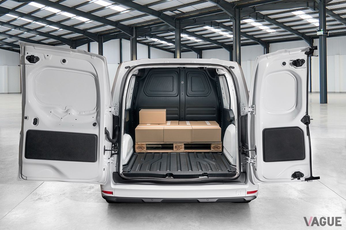 日産「タウンスターEV」の荷室
