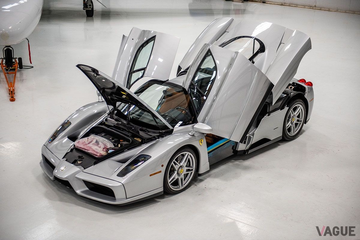 2003年式「フェラーリ エンツォ」©2023 Courtesy of RM Sotheby's