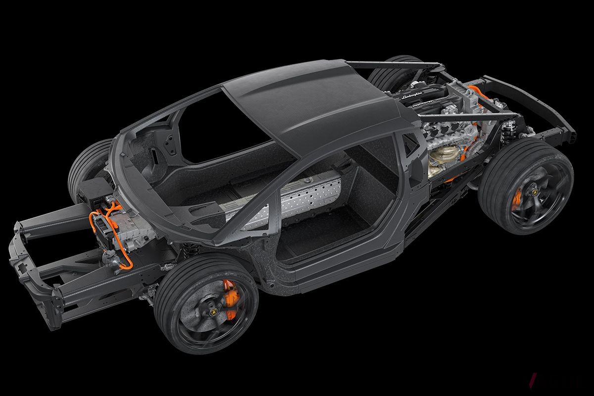 まもなく世界初公開予定のランボルギーニ新型PHEVスーパーカー「LB744（コードネーム）」のシャシ