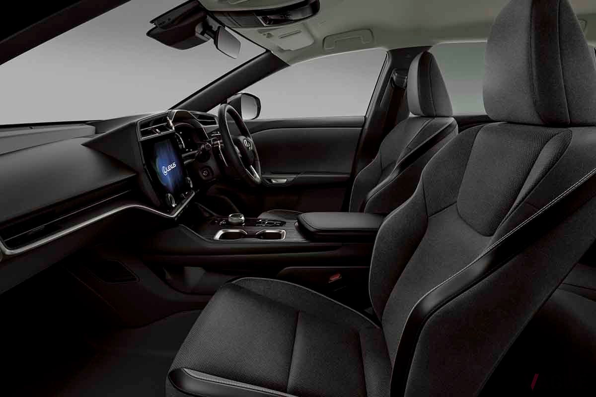 レクサス新型「RZ」のインテリア