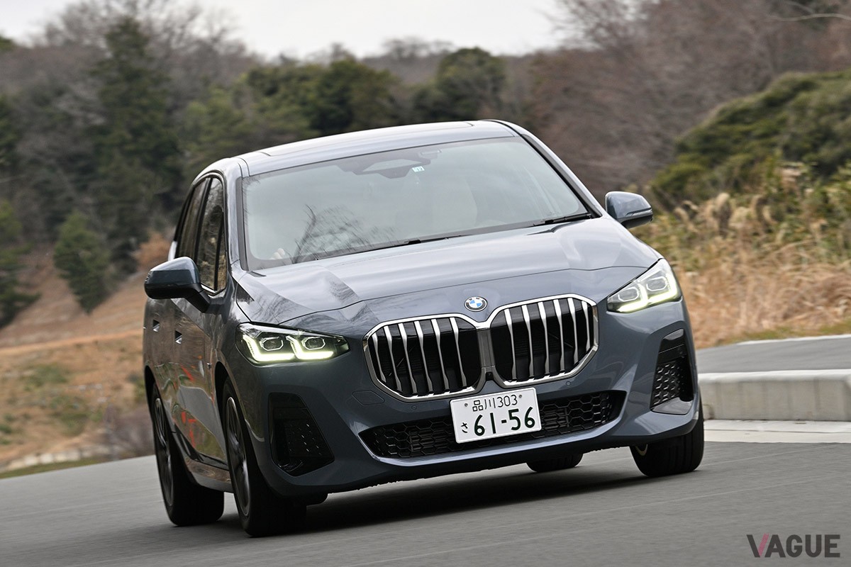 広い室内空間を備えた実用的なコンパクトカーながら、BMWらしい“走る歓び”を感じられる「2シリーズ アクティブツアラー」