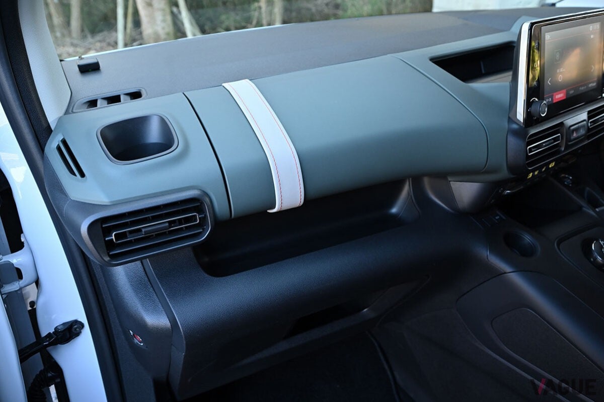 ロング化によってキャビンや荷室がより広くなり、乗り心地も一段と快適になったシトロエン「ベルランゴ ロング」