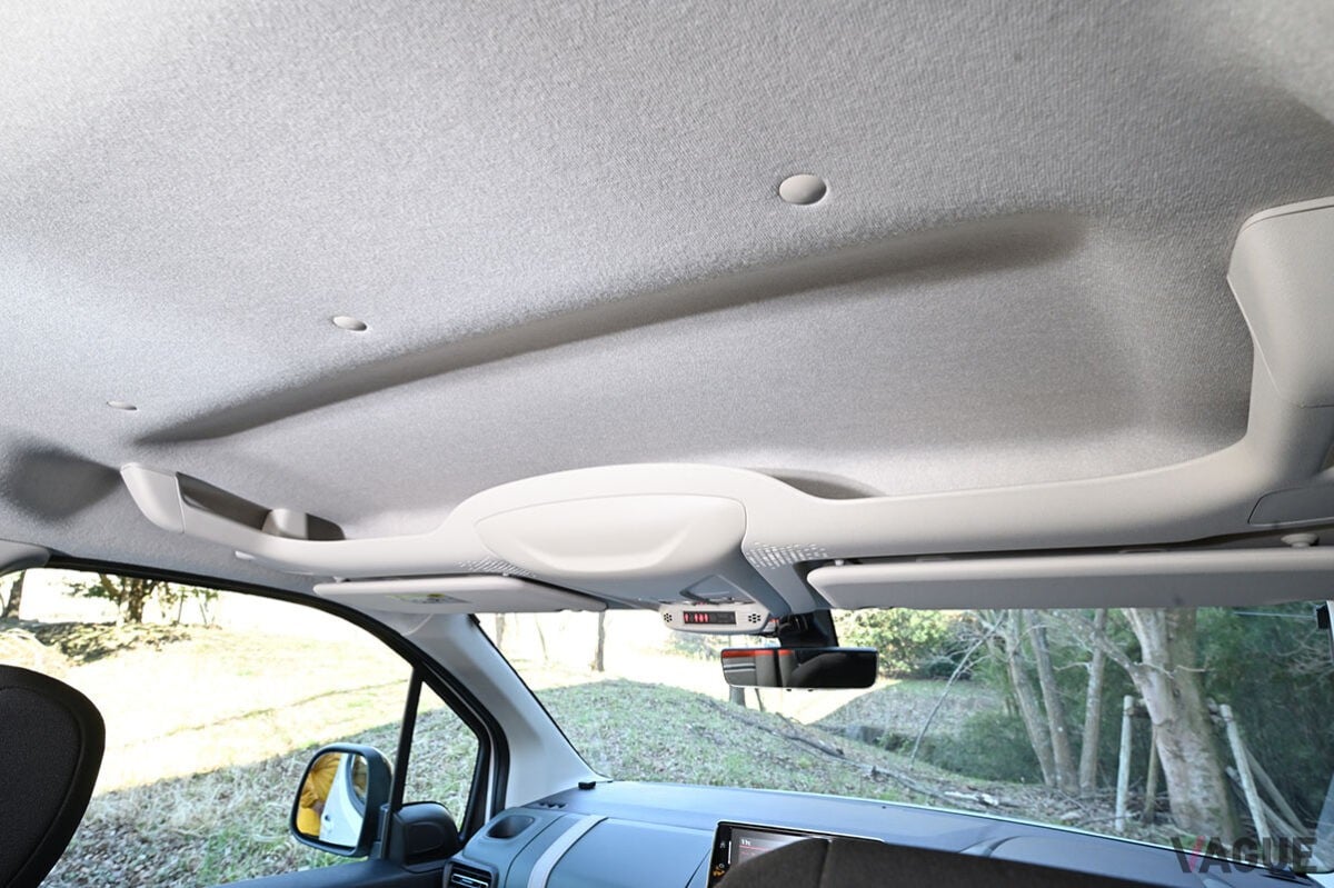 ロング化によってキャビンや荷室がより広くなり、乗り心地も一段と快適になったシトロエン「ベルランゴ ロング」