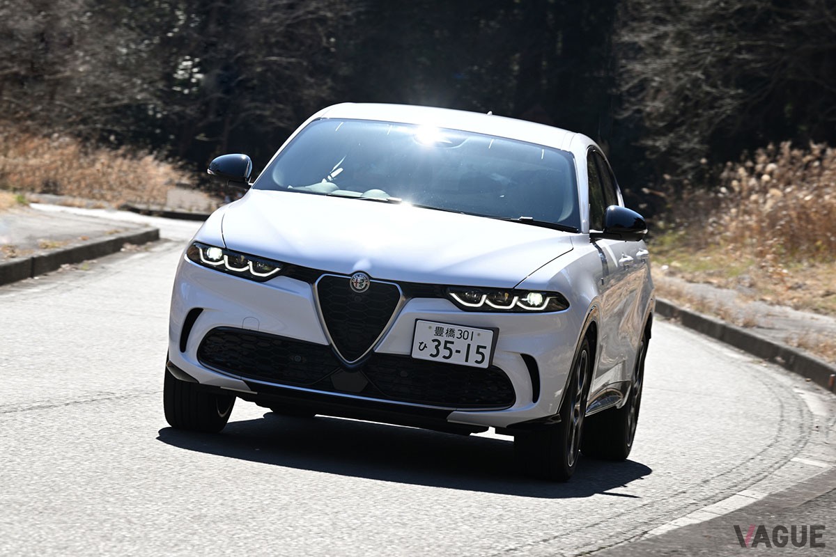 魅惑的なルックスと刺激的な走りを堪能できるアルファ ロメオ初のコンパクトSUV「トナーレ」