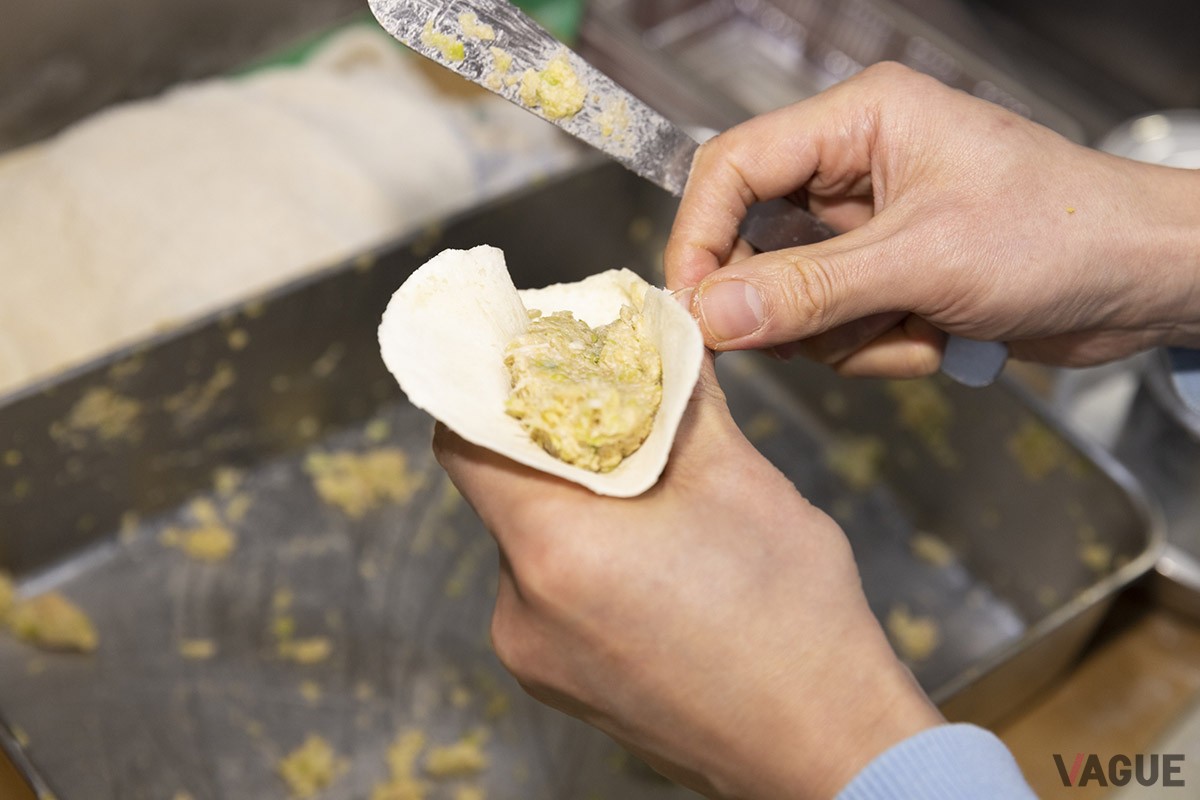 餃子は創業以来手作り。大きめ、厚みのある皮に、あんたっぷりなのが特徴