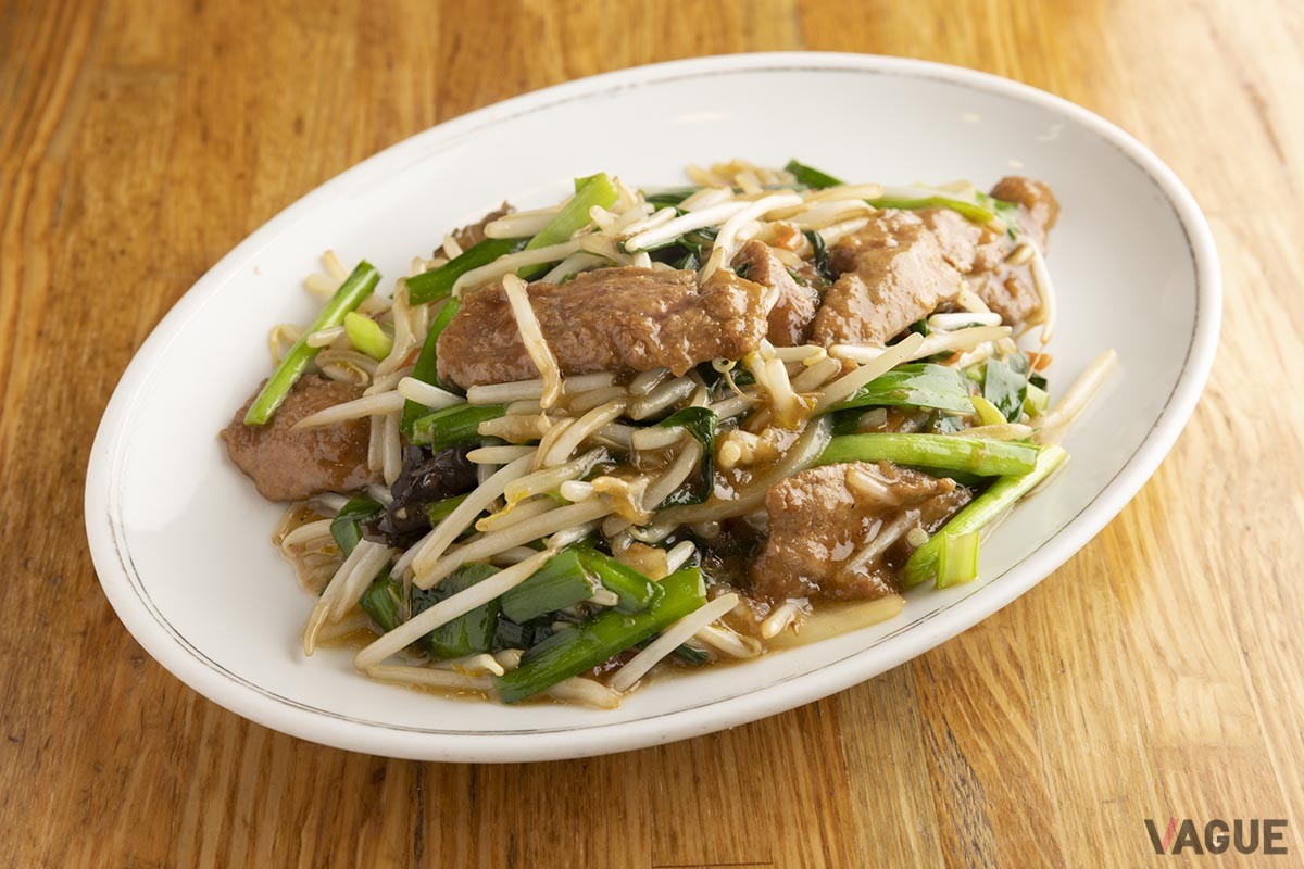 レバニラ炒め720円。熱々、野菜シャキシャキのうちに食べたい一品