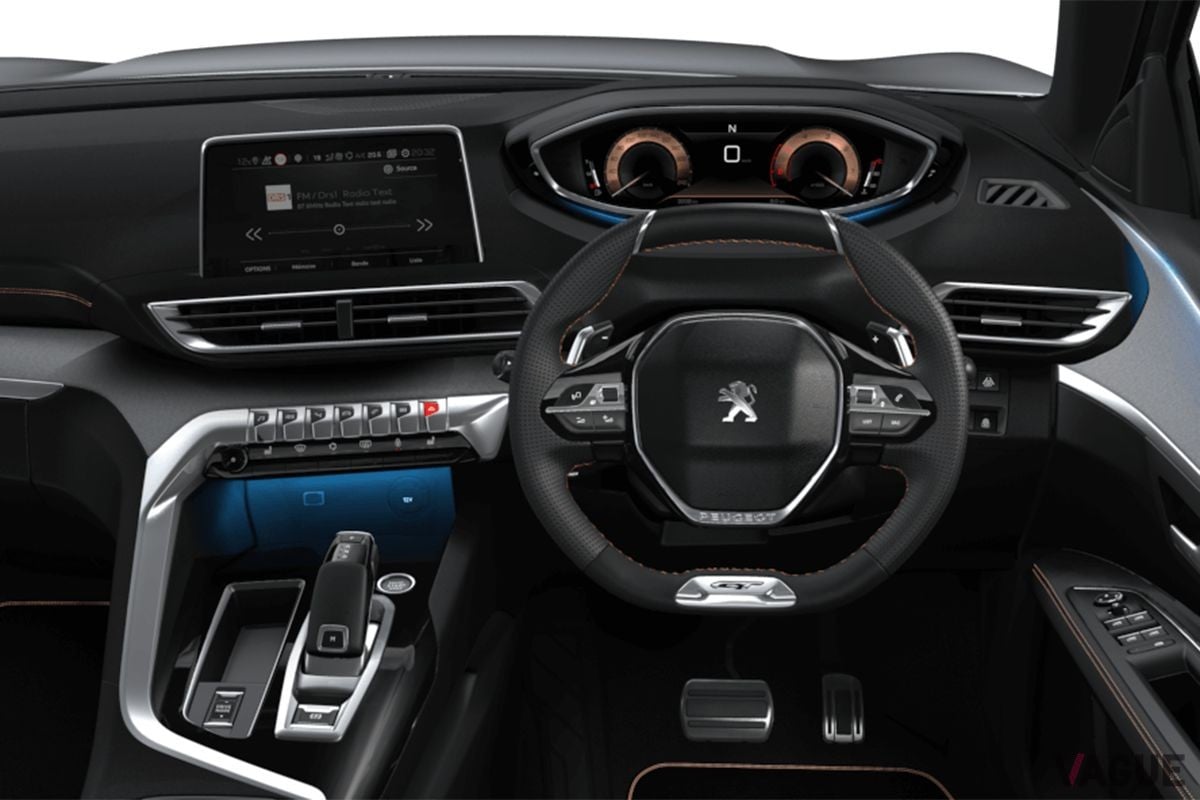 プジョー「5008 GT BlueHDi 」に設定された特別仕様車「ブラックパック」のインテリア