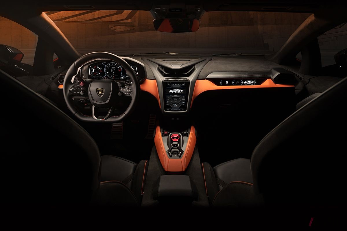 ランボルギーニ新型「レヴェルト」のインテリア