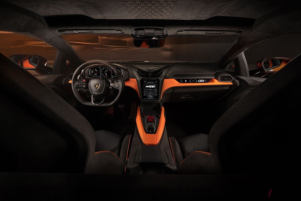 ランボルギーニ新型「レヴェルト」のインテリア