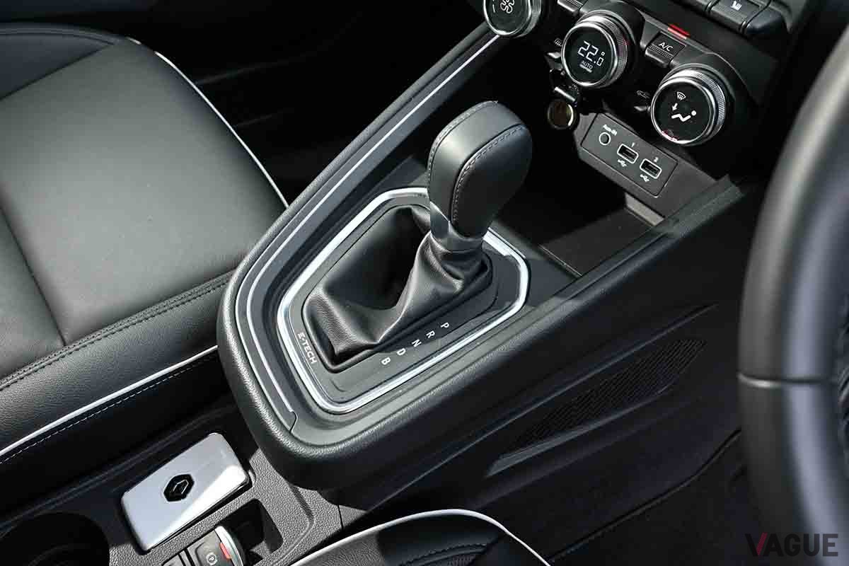 ルノー「ルーテシアE-TECHハイブリッド」のインテリア