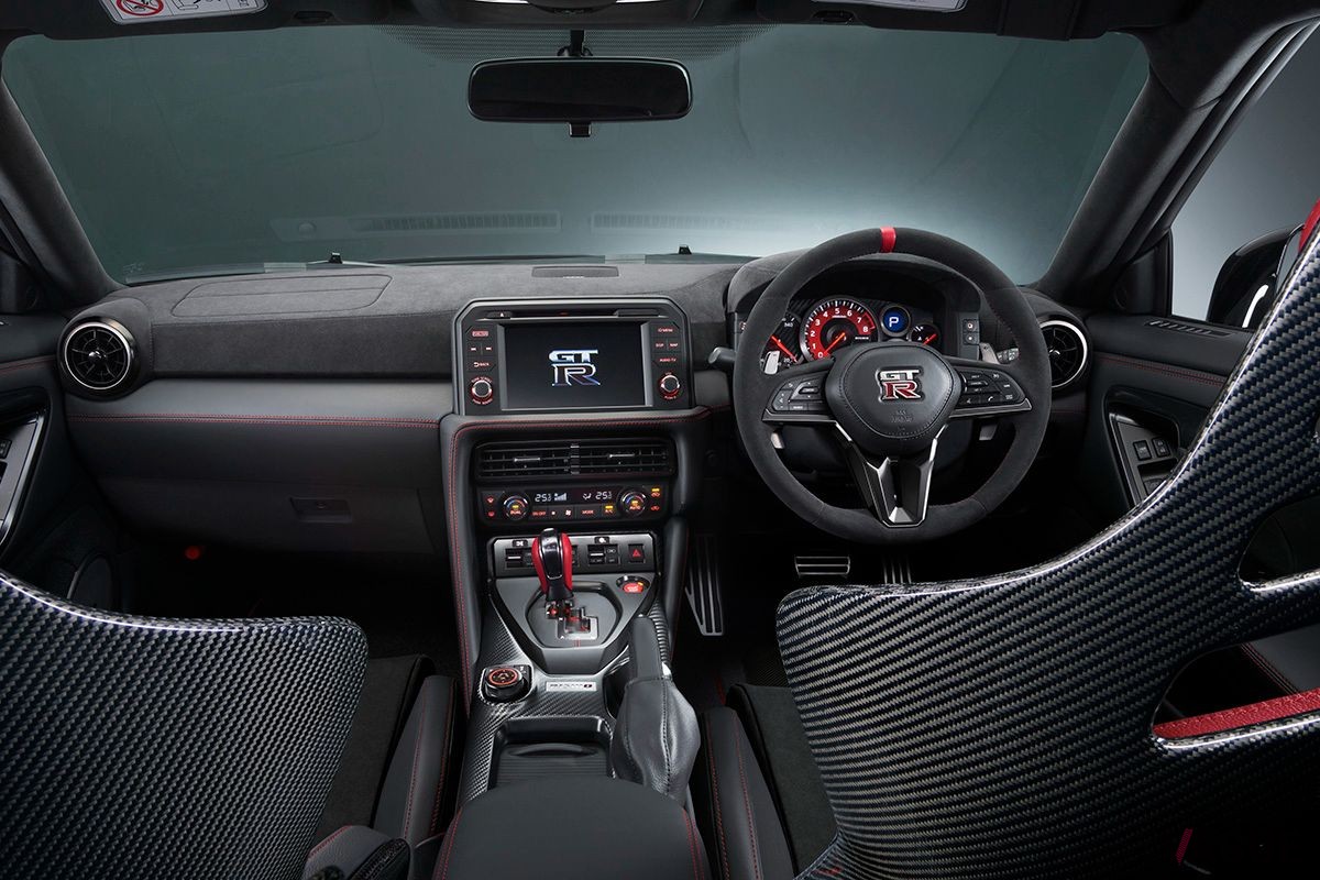 日産「GT−R」2024年モデルのインテリア