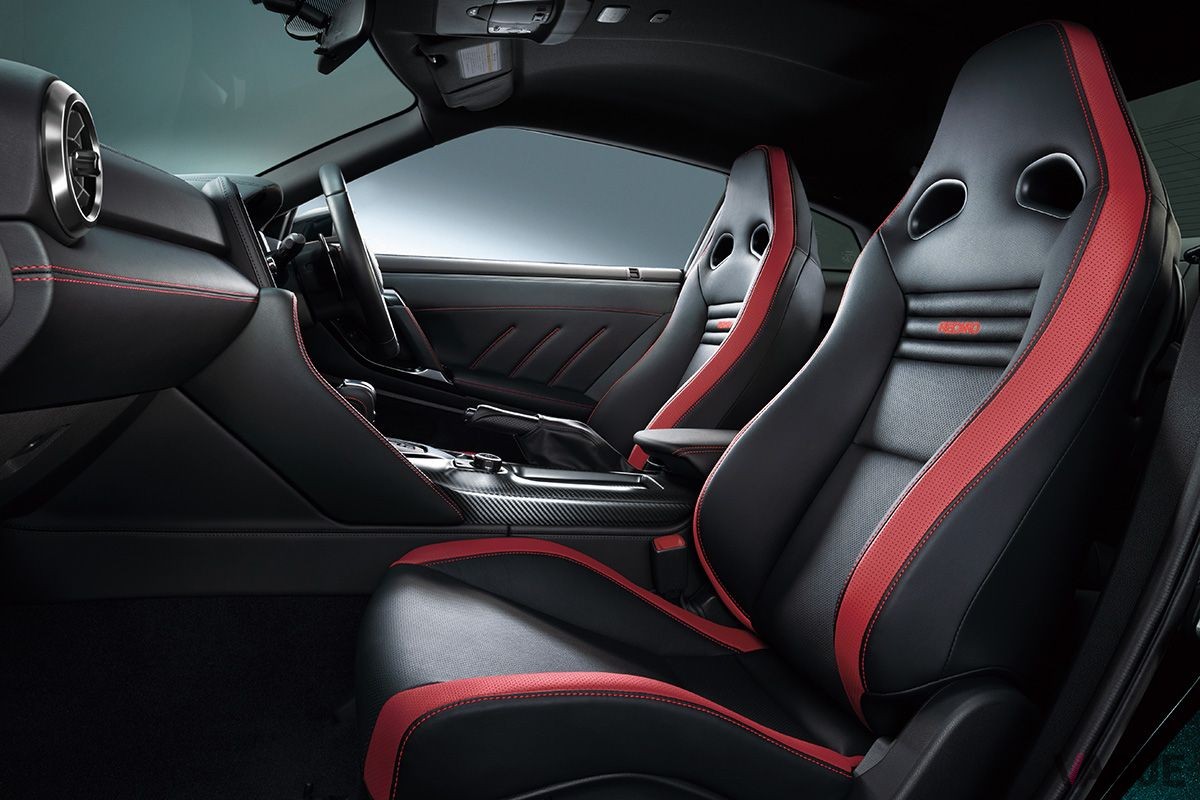 日産「GT−R」2024年モデルのインテリア