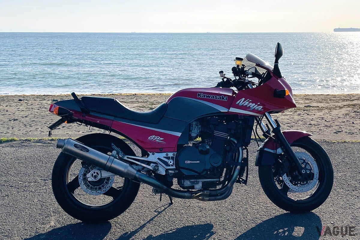 映画『トップガン』で主人公マーヴェリックが駆る「GPZ900R」は、当時の若者たちに大きなインパクトを与えた