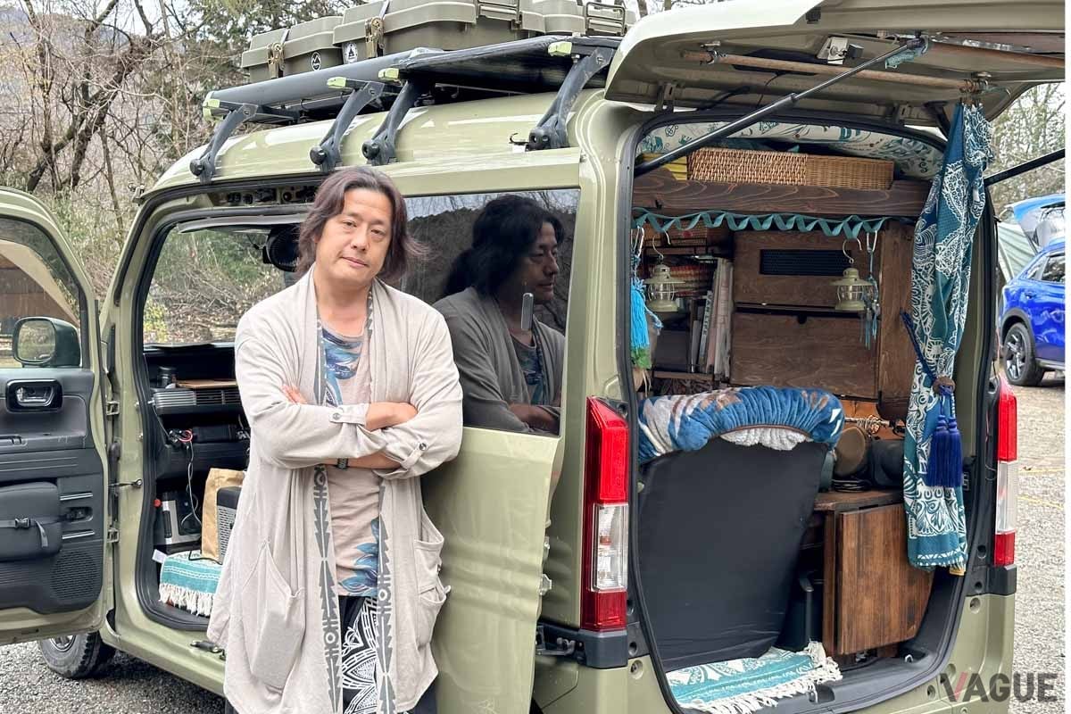 年間300日以上の車中泊バンライフを楽しむ、自称“旅するひきこもり”ことサウンドデザイナーのruiさん。移動や寝泊まりはもちろん、映像＆音楽制作の仕事もN-VAN内でこなすのだそうです